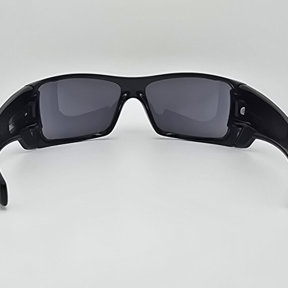 Oakley OO9101-01 Batwolf Black Ink Frame Black Iridium Lens Shield Sunglasses - Picture 4 of 15